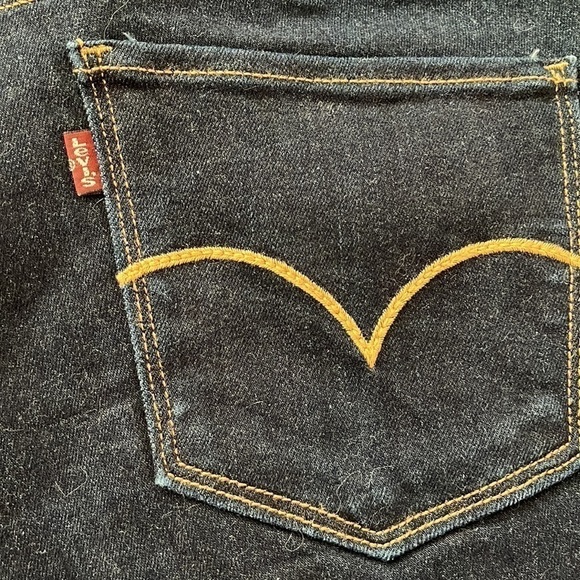Levi's® 711 Mid Rise Skinny Jeans size 32X30.  New without tags.  Excellent con. - Picture 4 of 11